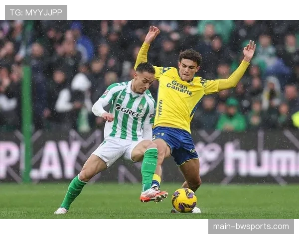 安东尼世界波首开西甲进球 贝蒂斯重返赛场再斩第2球